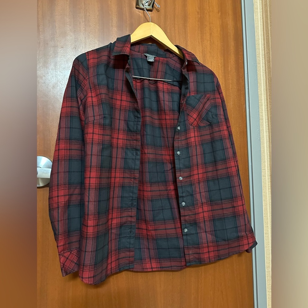 Eddie Bauer Red and Black Plaid Button-Up Shirt - Picture 1 of 5